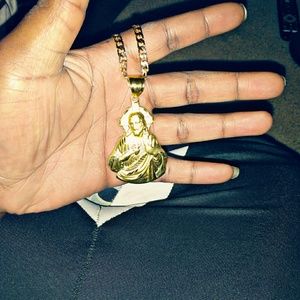 14k gold Neckles and Jesus peace